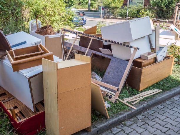 Best Commercial Cleanout Services  in Shields, MI